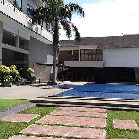 Novena Hotel Bandung Lembang Zewnętrze zdjęcie